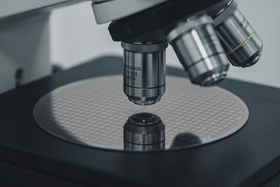 Complete Overview of Why Thickness Variation and Contamination Control Determine Semiconductor Yield